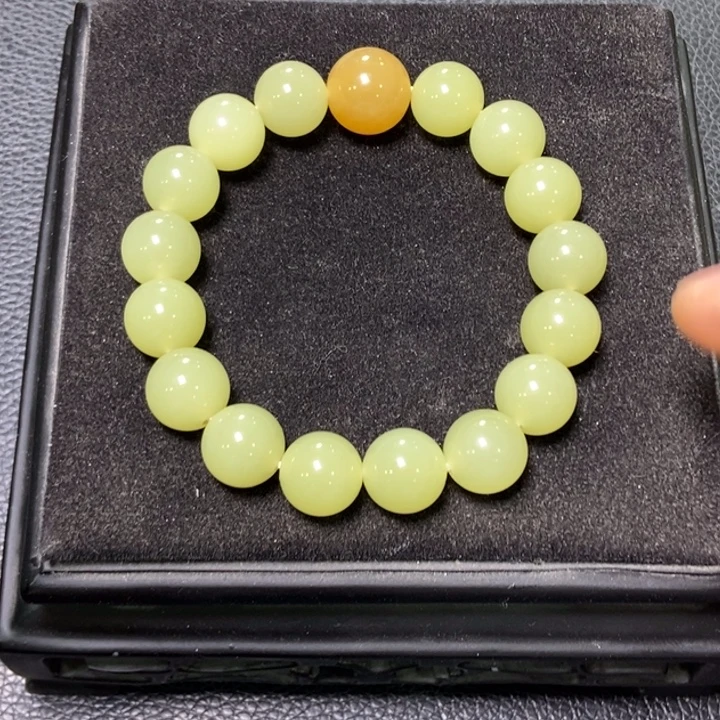 豪***纵未镶嵌手链和田玉