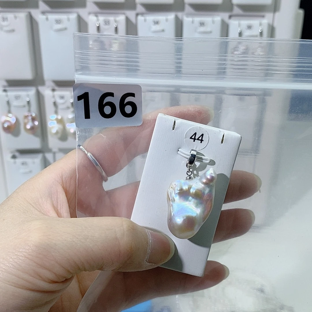 淡水珍珠合金颈饰