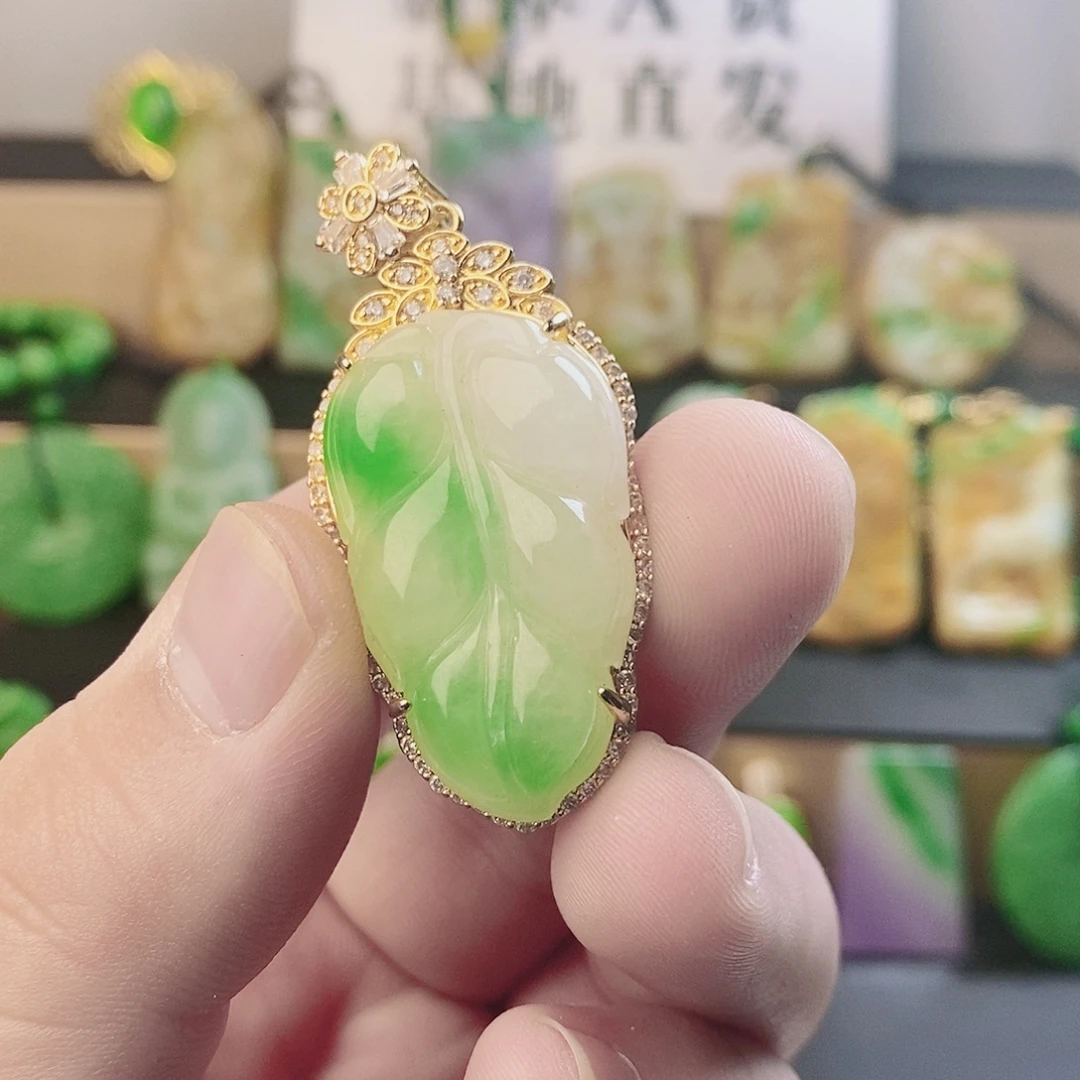 翡翠银S925镶嵌吊坠(赠链)