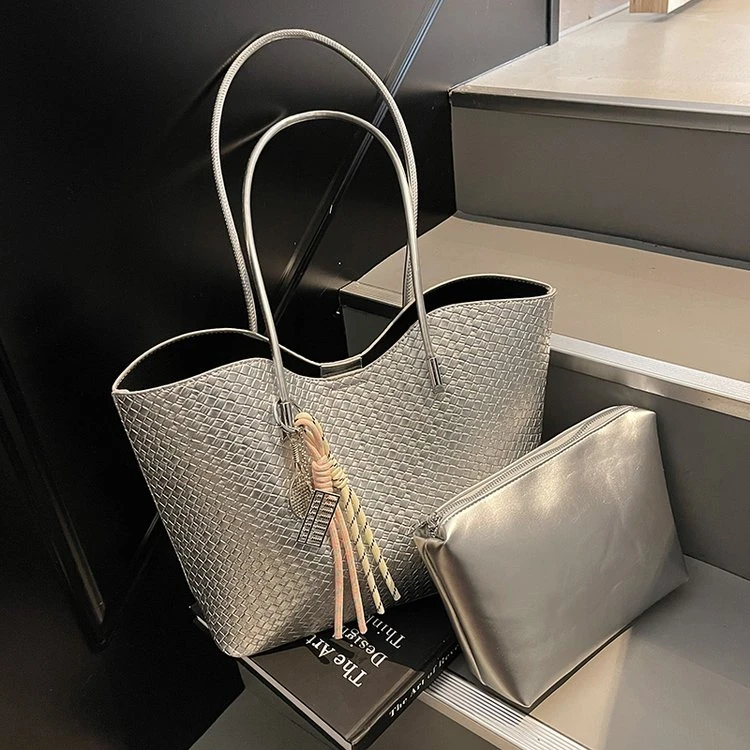 女托特包大容量银色包包2025新款夏季压花编织单肩包高级感通勤包
