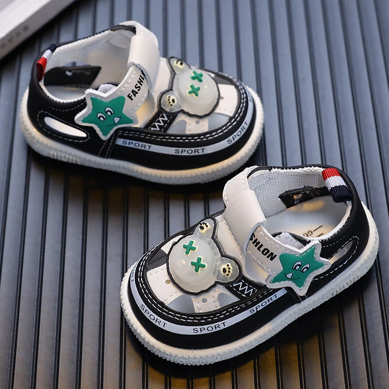 2025夏季儿童凉鞋0-1-2学步鞋软底卡通亮灯宝宝鞋防滑男女童凉鞋