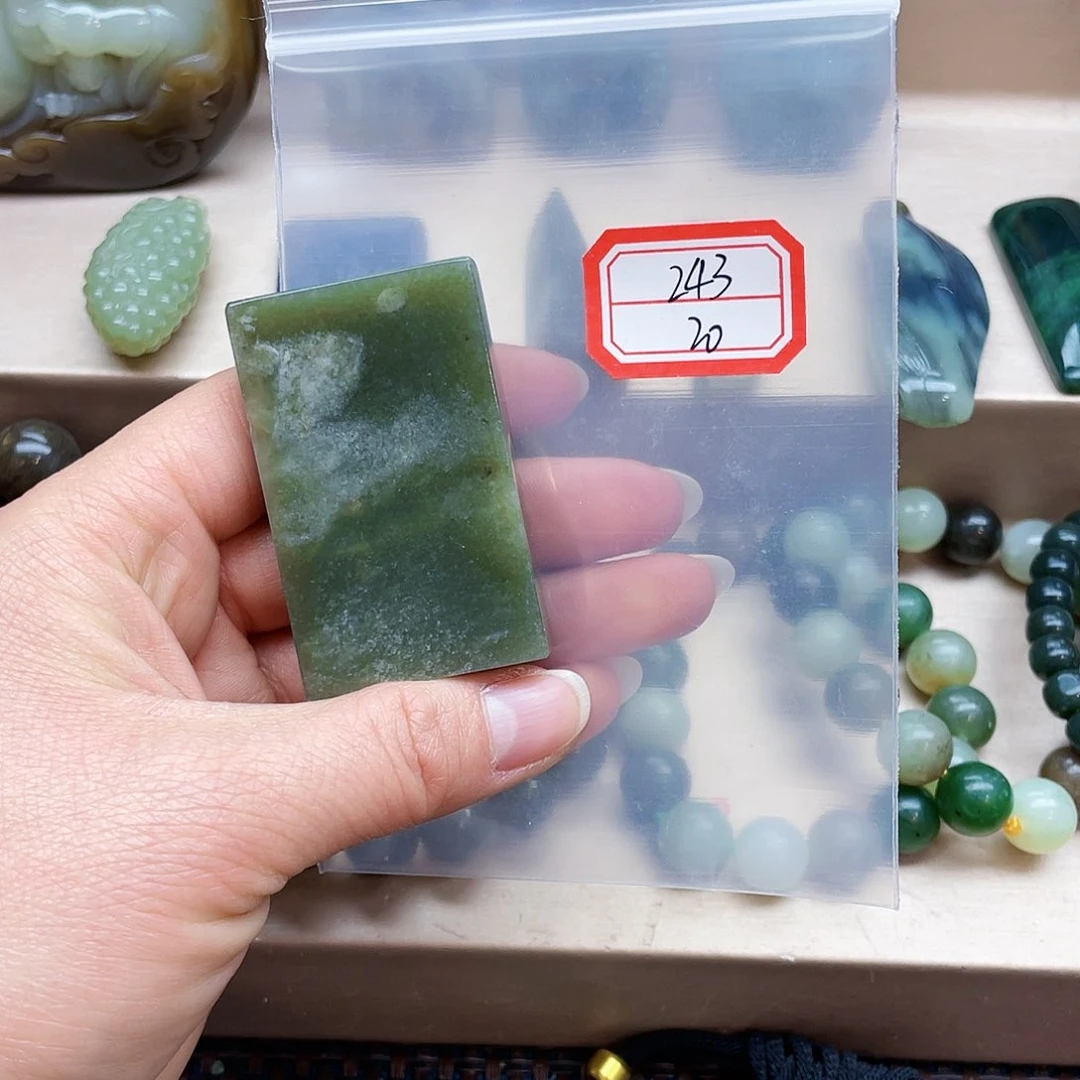 未镶嵌和田玉挂件