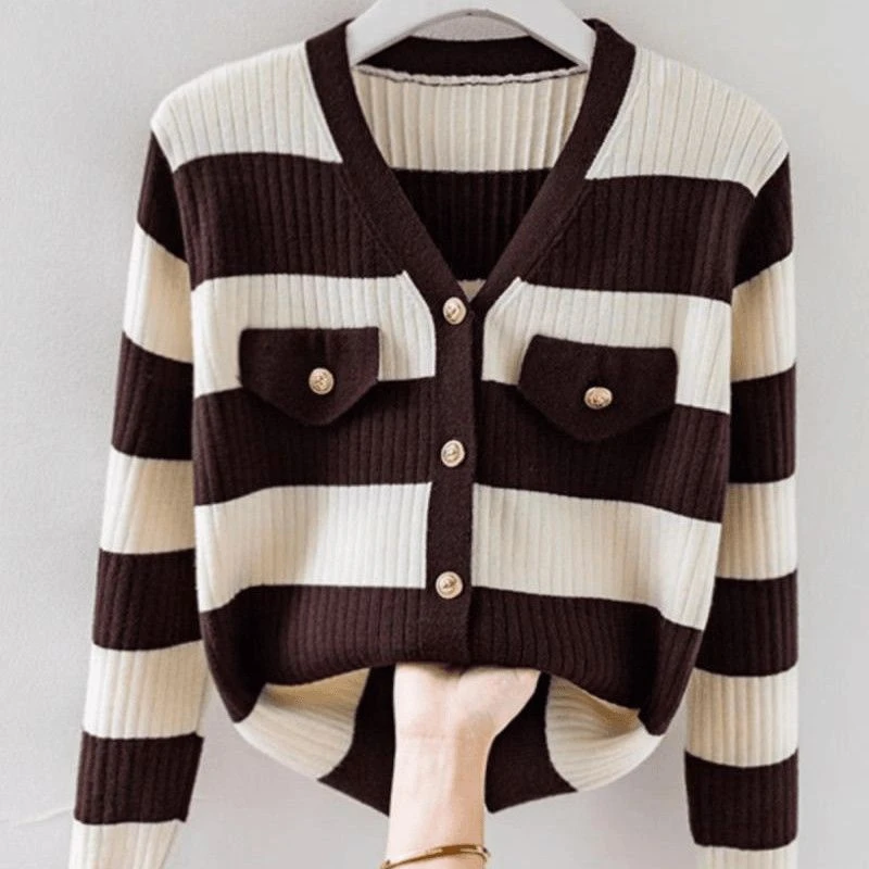 2025大码V领针织衫女套头秋冬薄款宽松时尚打底毛衣甜美清新新款