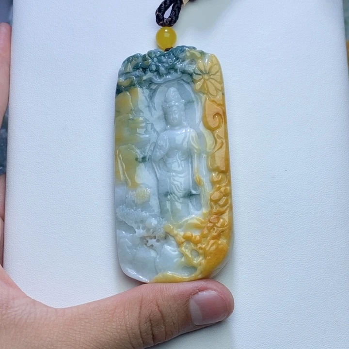 颈饰未镶嵌翡翠人物