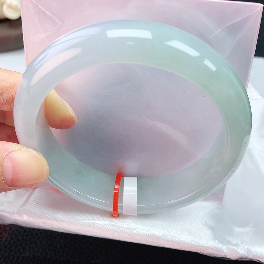 翡翠手镯未镶嵌62轮胎