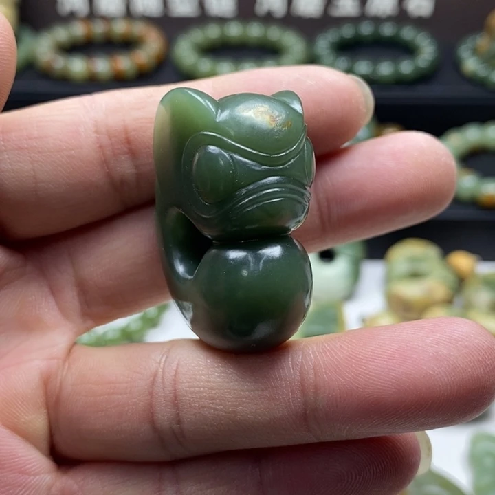 岫岩河磨玉（透闪石质玉）未镶嵌颈饰