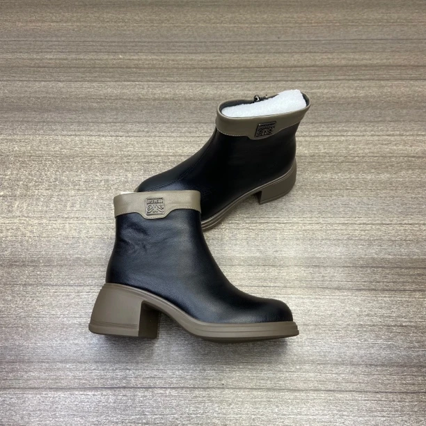 秋冬新款加绒粗跟厚底百搭圆头舒适短靴女款886-35