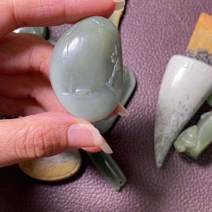 故***沟岫岩河磨玉（透闪石质玉）未镶嵌颈饰