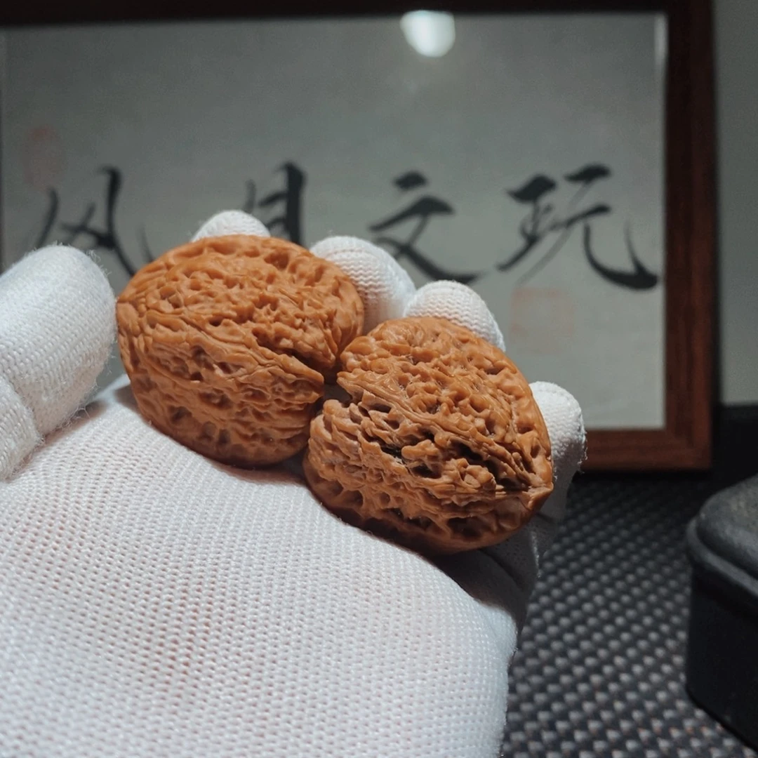 小****文玩核桃吊坠三角南疆