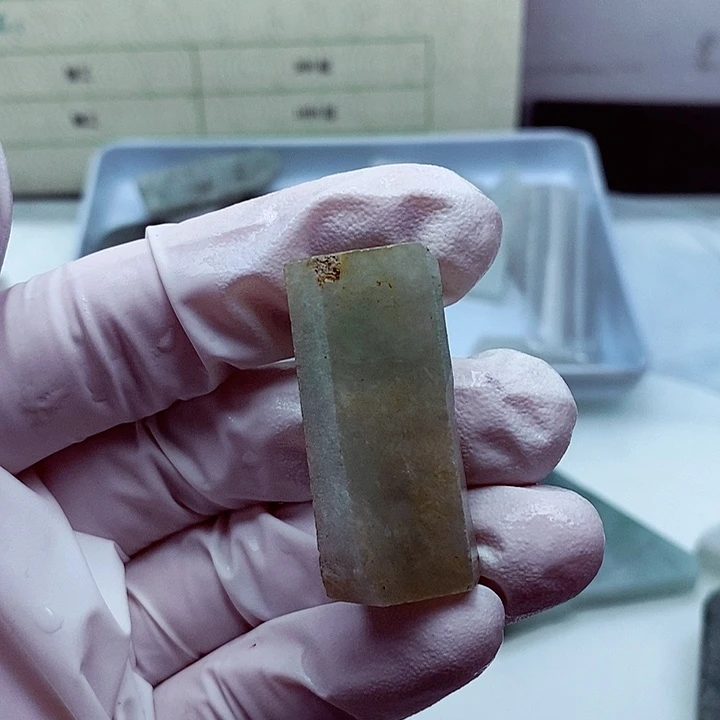 翡翠颈饰未镶嵌缅甸翡翠A货边角