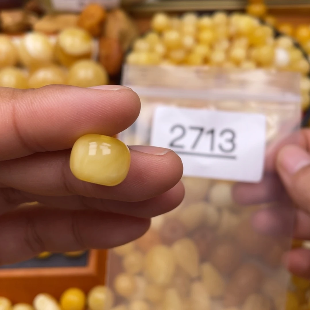 琥珀珠宝奇石未镶嵌萧*首