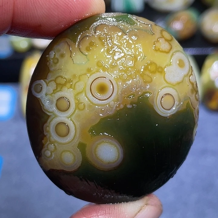 玛瑙/玉髓未镶嵌珠宝奇石