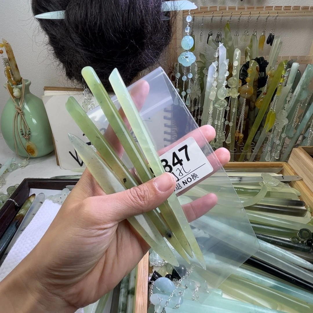 蛇纹石玉发饰未镶嵌每****?