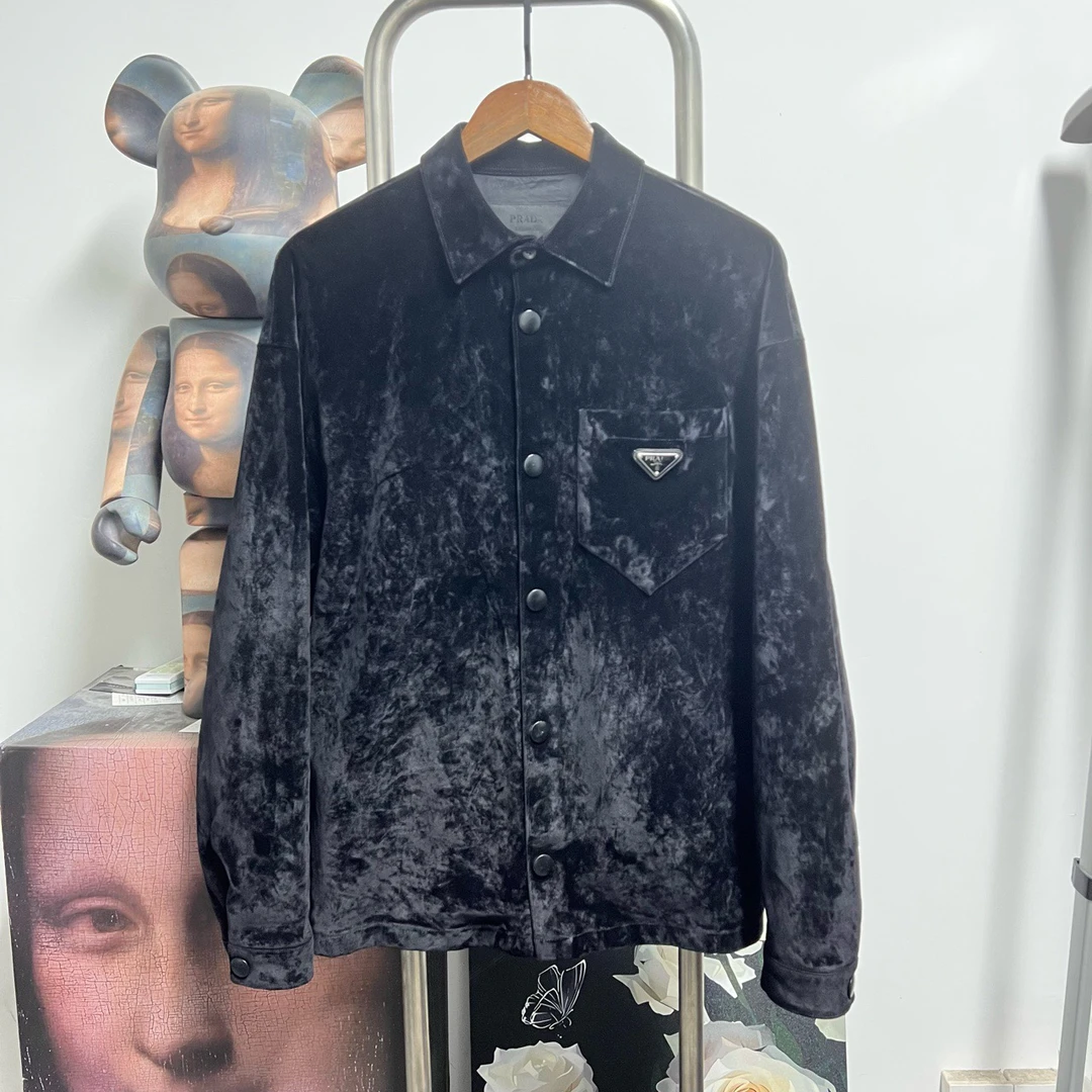 99新 Prada/普拉达 Prada普拉达天鹅绒钢标外套 JO0428尺码M