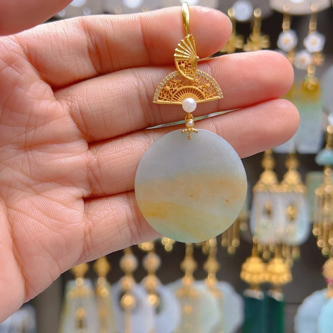 银S925镶嵌翡翠耳饰冰****?