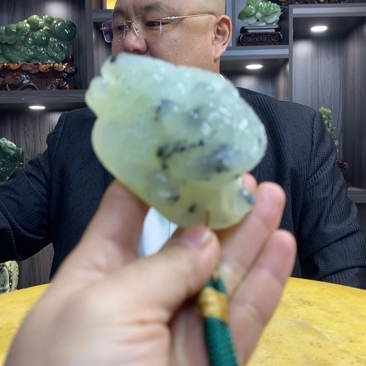 岫玉珠宝奇石未镶嵌灵*草