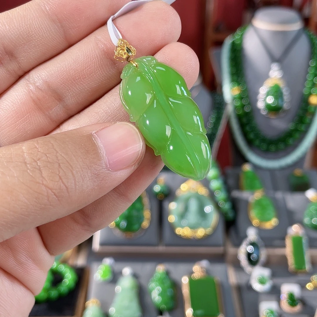 和田玉18K金镶嵌颈饰