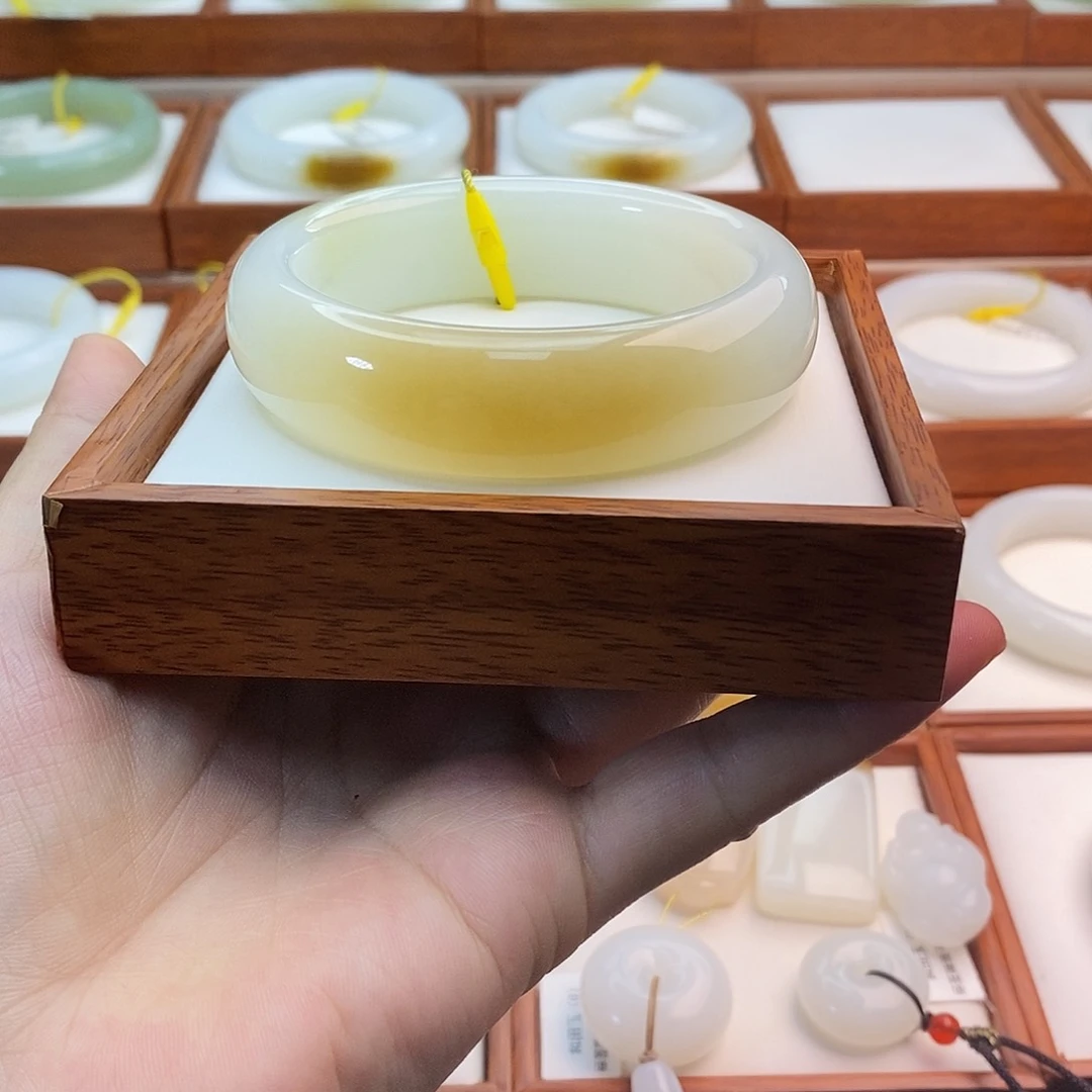 手链未镶嵌和田玉（糖玉）