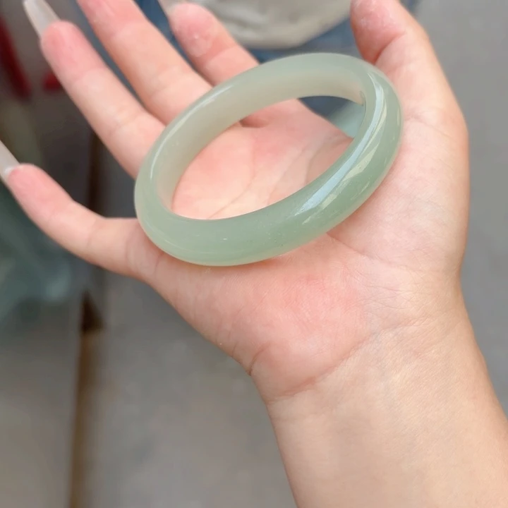 东陵石手镯未镶嵌