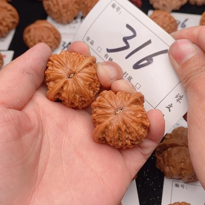 文玩核桃吊坠A****发34磨盘316