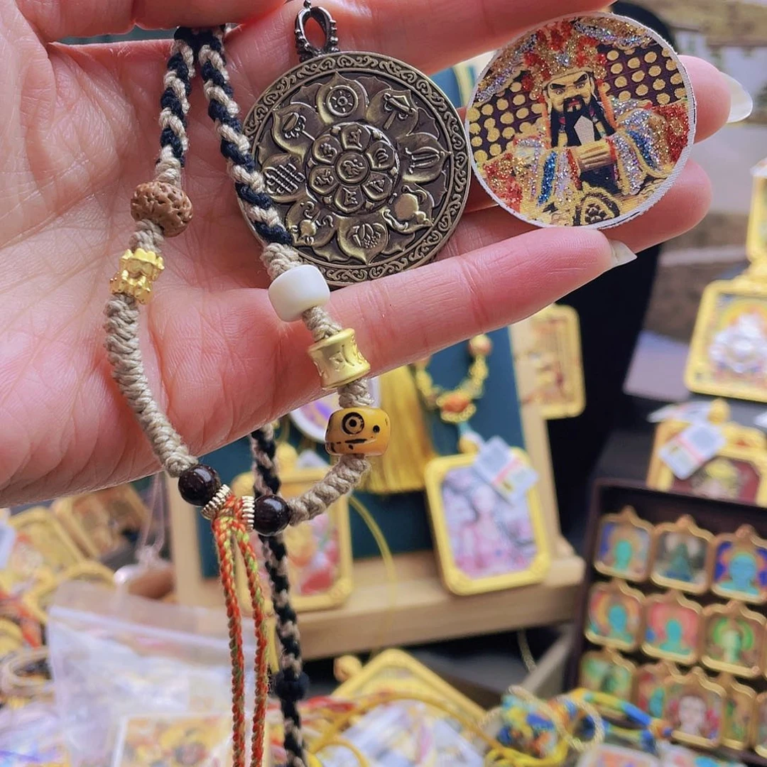 吊坠@****唐卡等多种形式的艺术形式