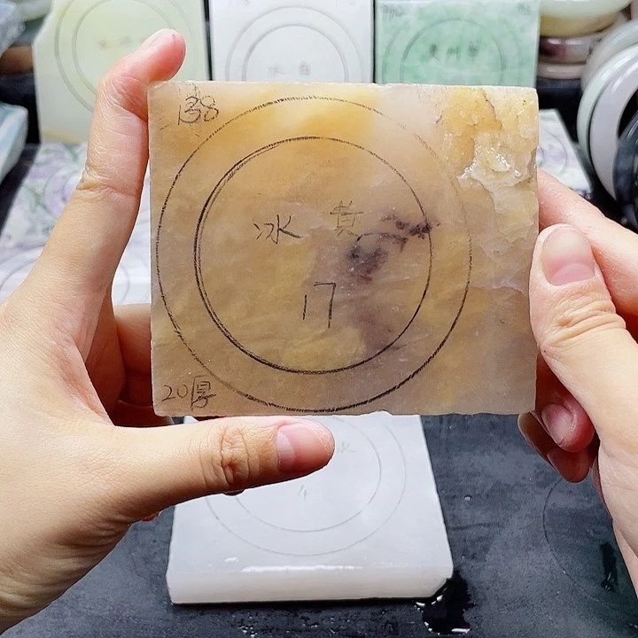 未镶嵌手镯石英质玉定制