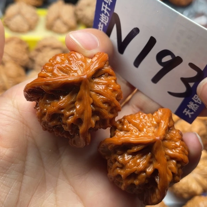 文玩核桃把件三棱36尺