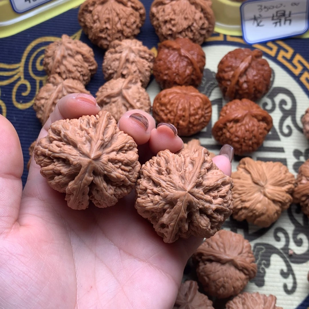 文玩核桃吊坠小****543粗筋