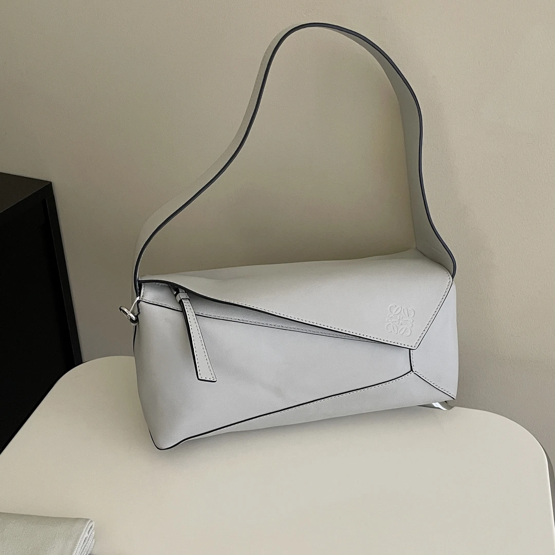 95新 LOEWE/罗意威 Puzzle浅青色牛皮Hobo手提单肩包 6396