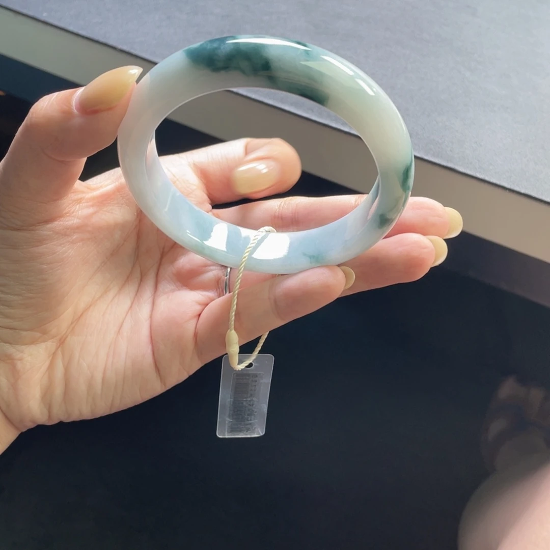 定制翡翠手串未镶嵌?****哒