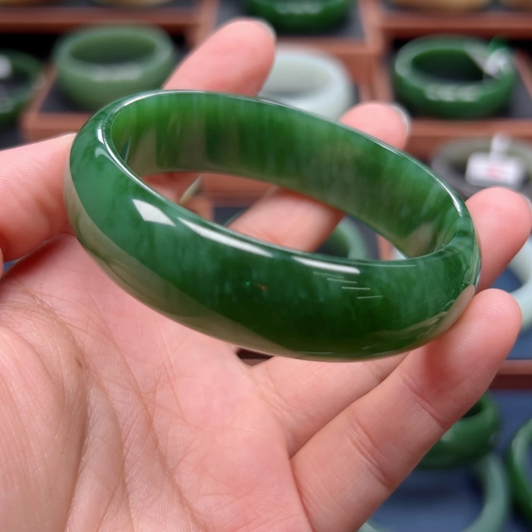 未镶嵌手镯和田玉（碧玉）