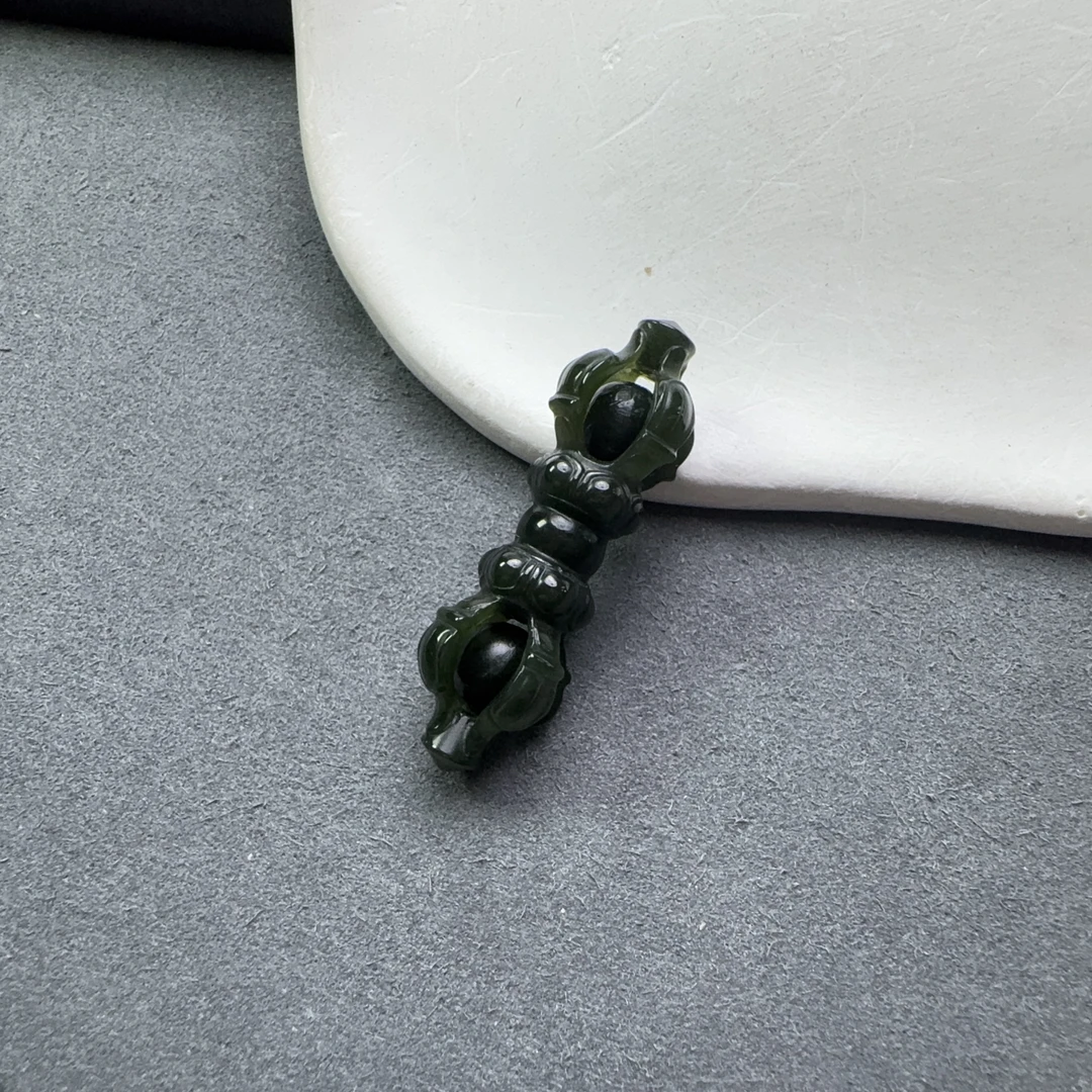和田玉青玉金刚杵挂件