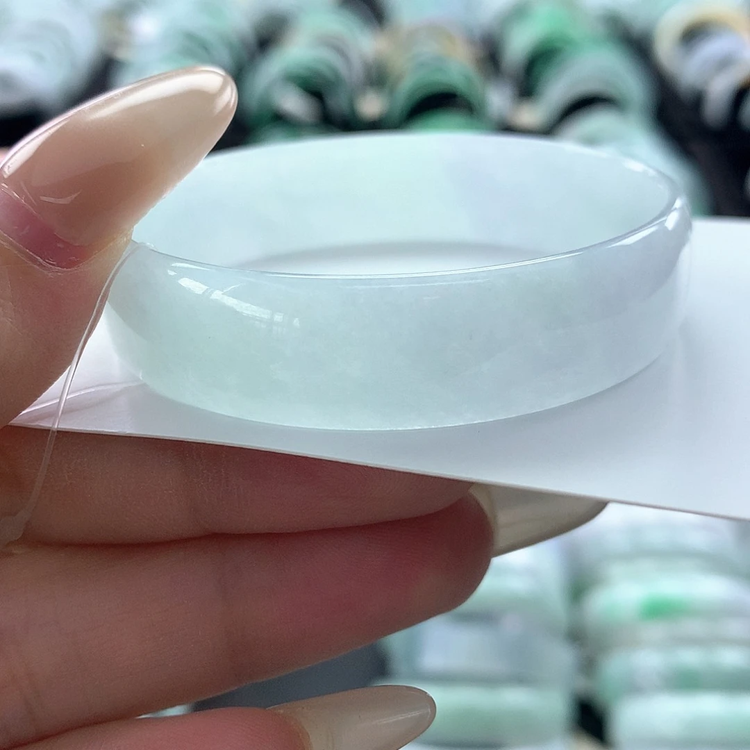 未镶嵌手镯翡翠公主