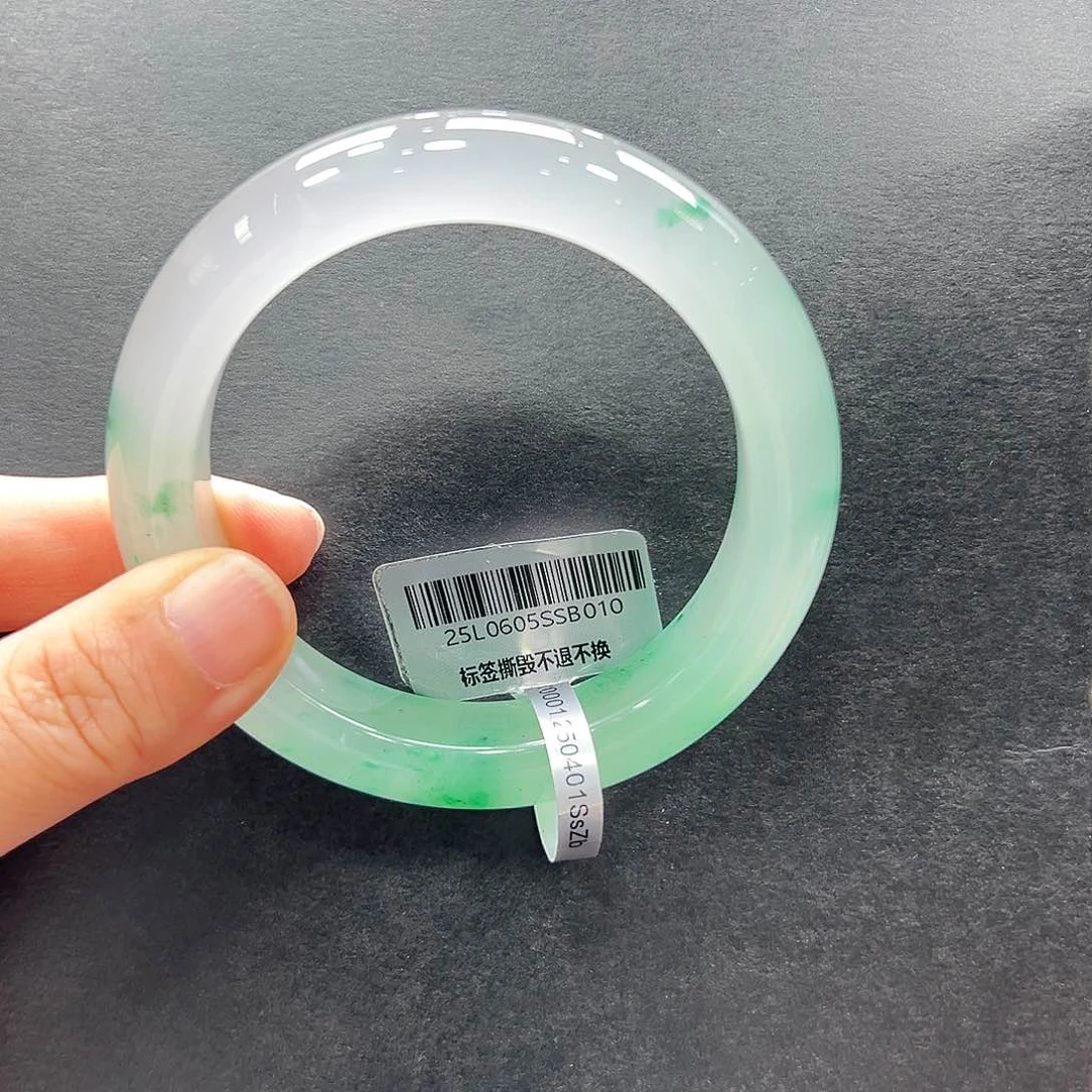 卡***m石英质玉手镯未镶嵌唐唐57.0