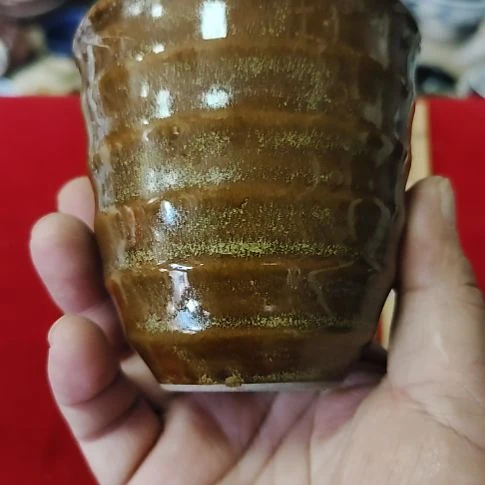 瓷片瓷片，各种摆件，均有瑕疵。沙锅！