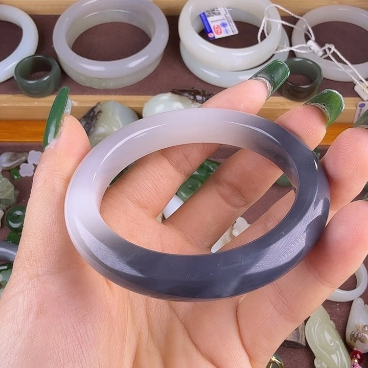 和田玉（糖玉）未镶嵌手镯