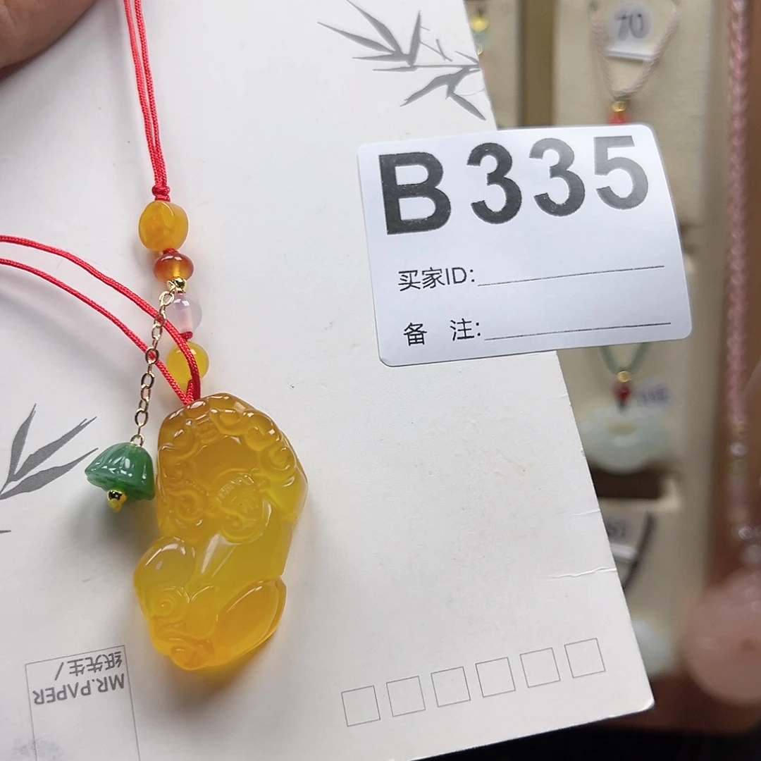 玛瑙/玉髓颈饰合金萳**丞