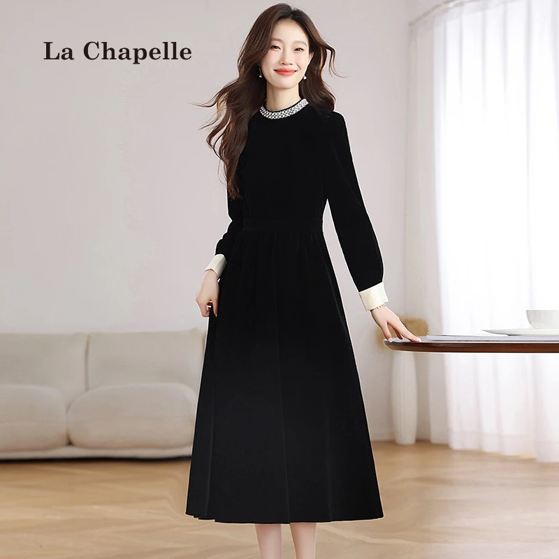 拉夏贝尔赫本风黑色丝绒长袖连衣裙女秋冬气质法式高级感礼服裙子