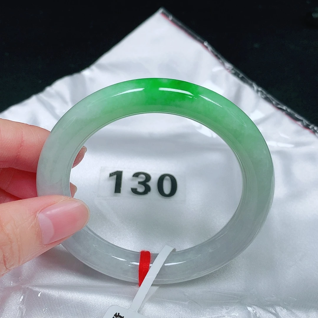 未镶嵌手镯（圆镯）翡翠