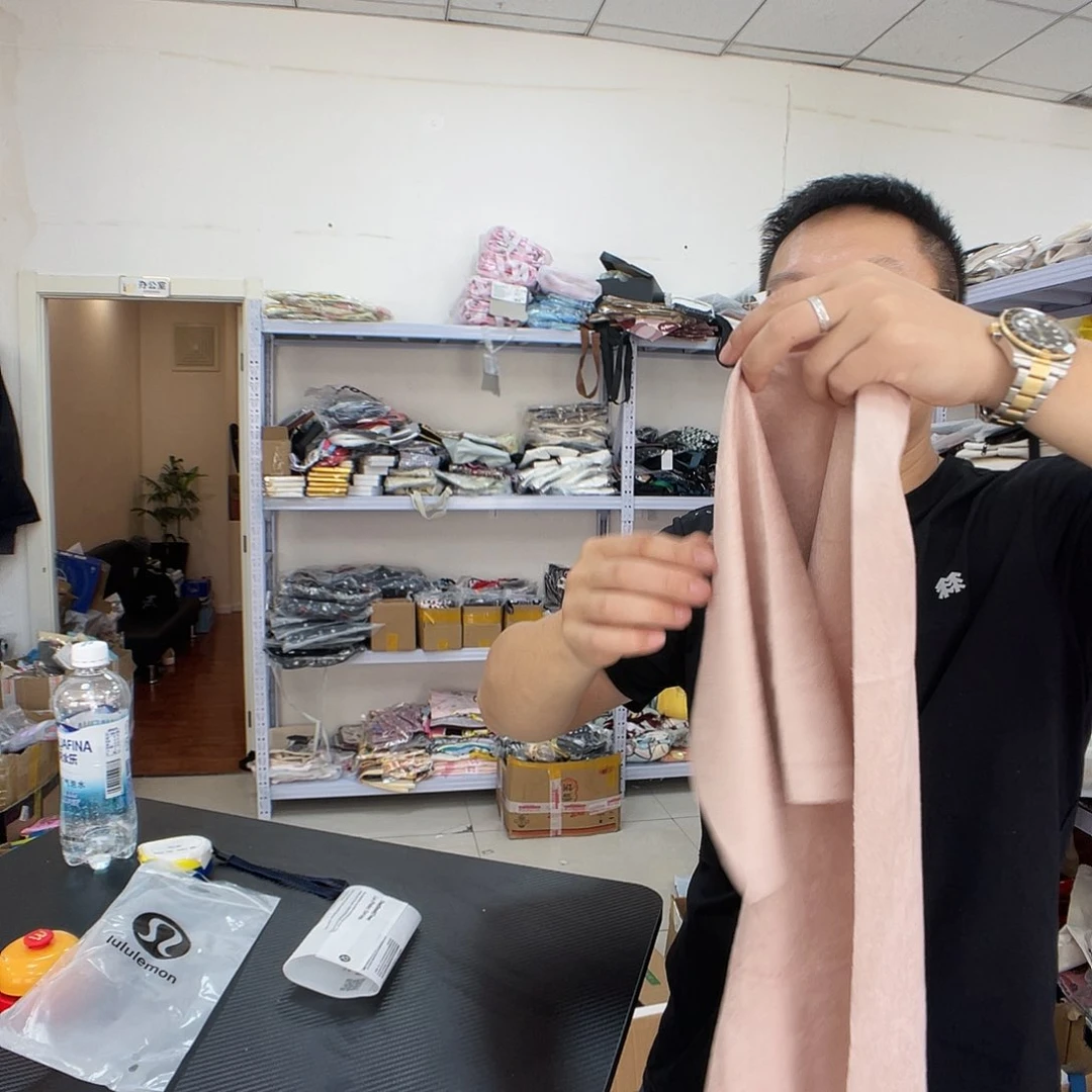 PU化妆包等各种产品和