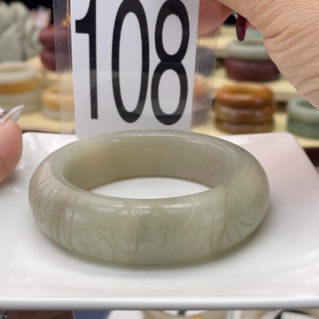 【闪购商品】石英质玉手镯未镶嵌