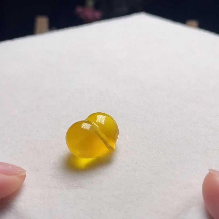 蜜蜡未镶嵌裸石爱心