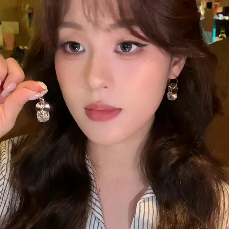 铜合金仿水晶耳饰 白钻耳钉小众设计感气质耳环高级感轻奢耳饰