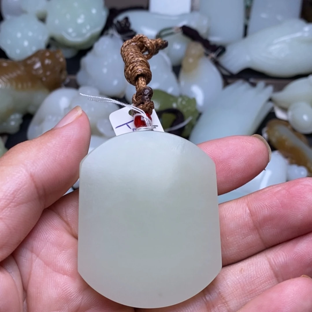 【闪购商品】颈饰未镶嵌和田玉