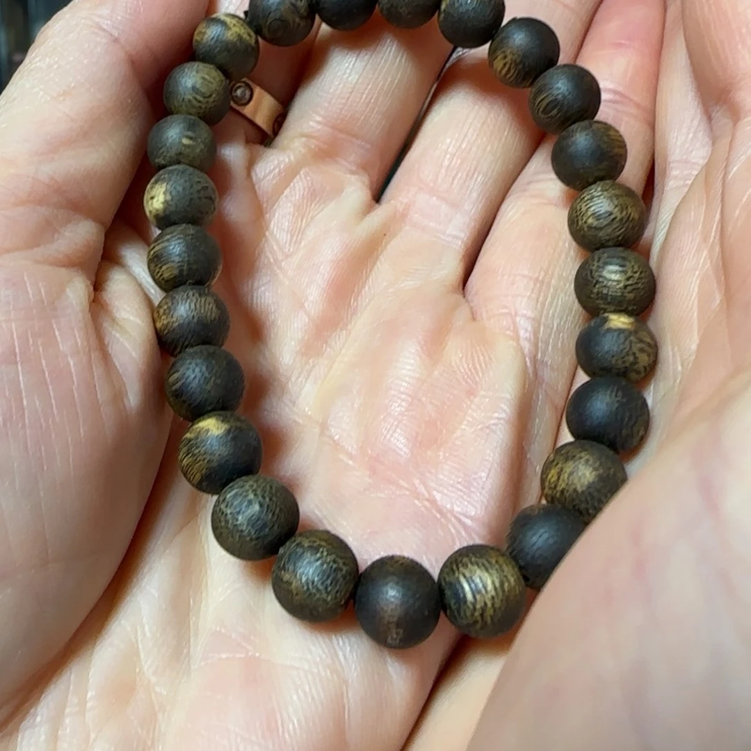 沉香木手串阿*.绿奇楠沉香沉水圆珠单圈6克+