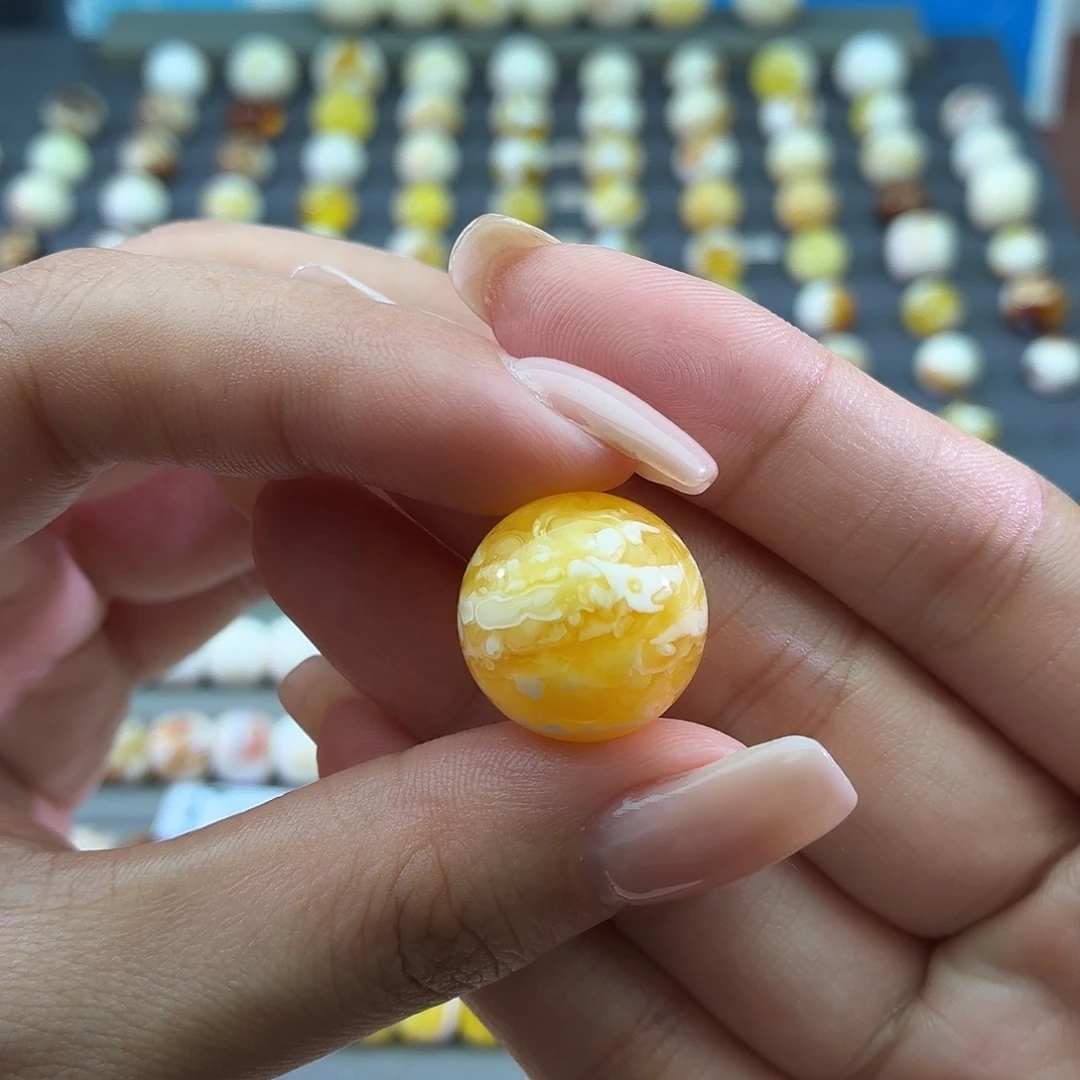 琥珀未镶嵌裸石18.3