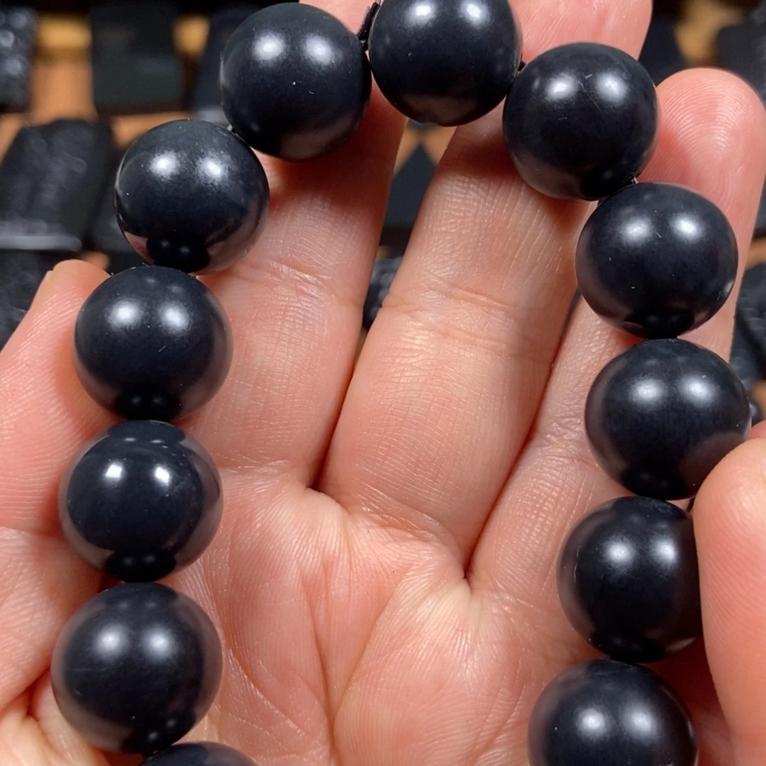 和田玉（墨玉）未镶嵌手链