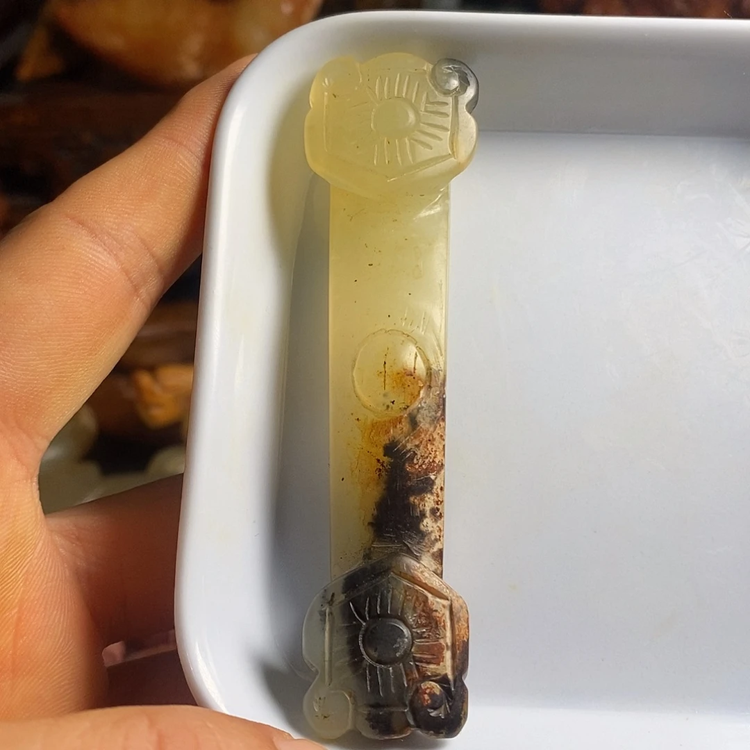 未镶嵌岫岩老玉（透闪石质玉）挂件