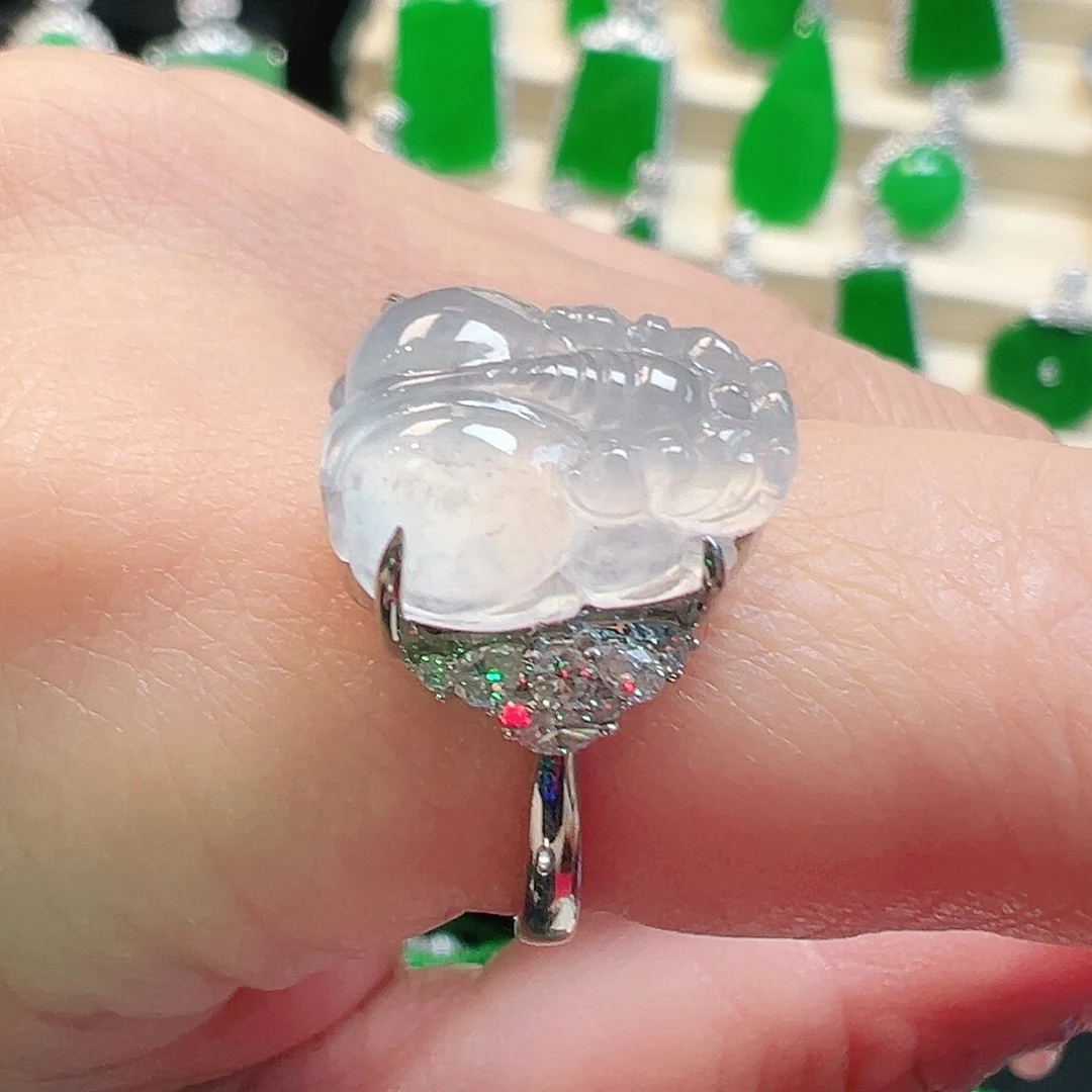 翡翠戒指18K金镶嵌白冰皮秋