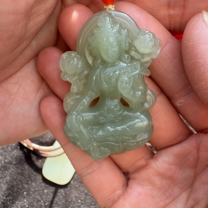 喝***猫和田玉未镶嵌颈饰